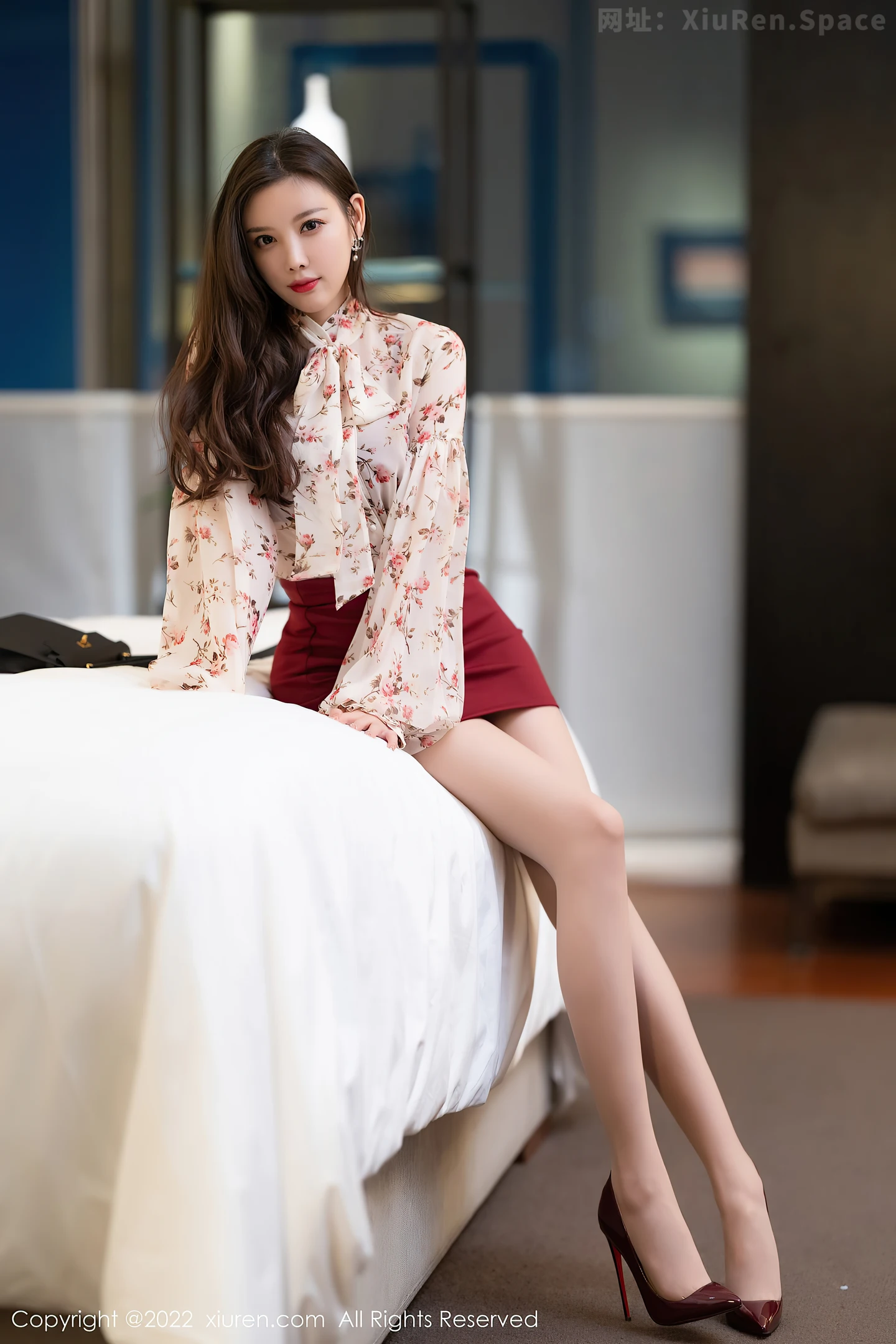 图片[5]-[XiuRen秀人网]VOL.4892 女神杨晨晨Yome半脱露性感红色内衣配原色丝袜完美诱惑写真76P-秀人网官方网站